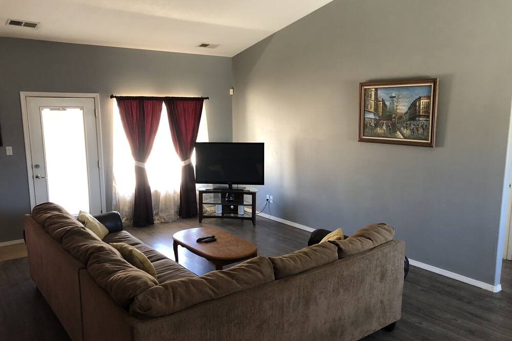Photo of Livingroom in Los Lunas