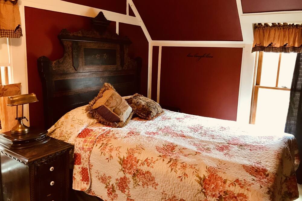Photo of Bedroom in Keene Valley