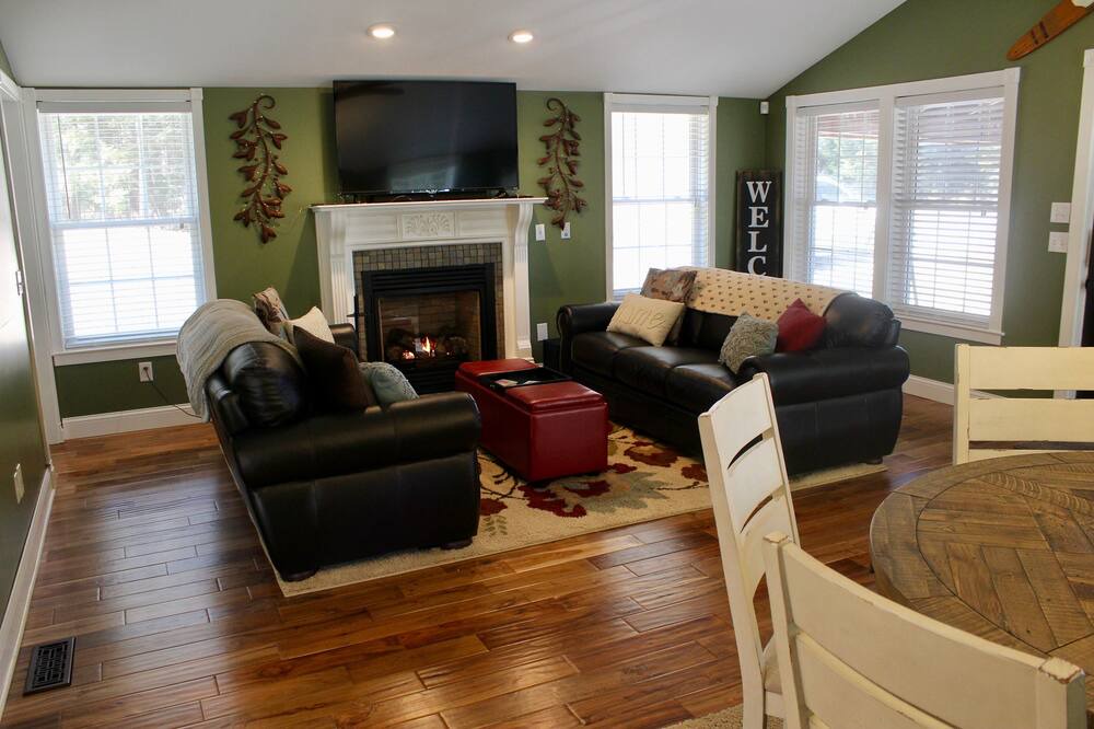 Photo of Livingroom in Otis