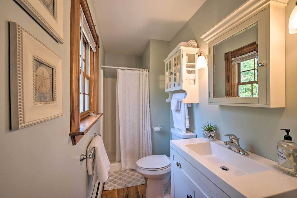 Photo of Bathroom in Jeffersonville