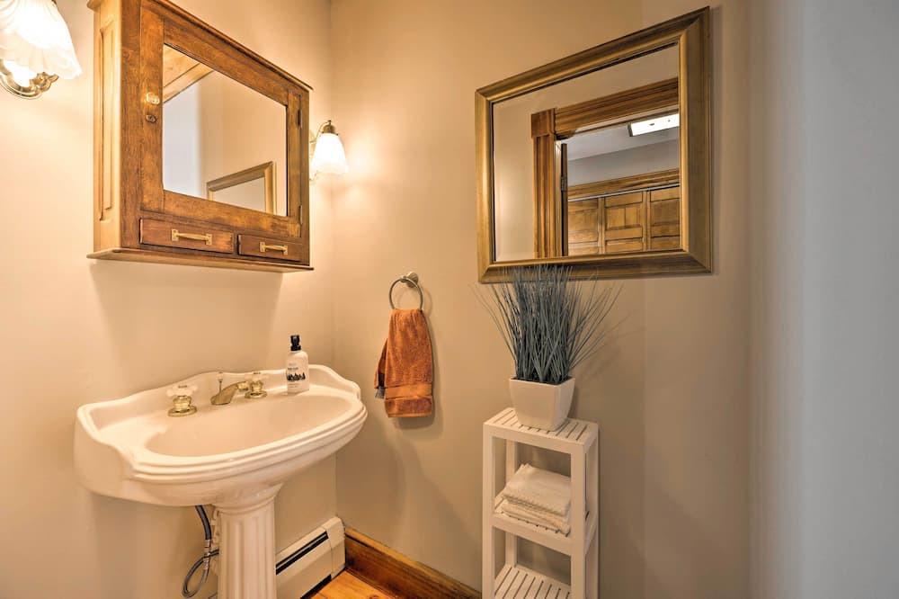 Photo of Bathroom in Jeffersonville