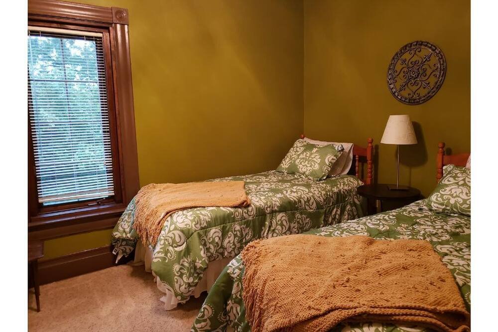 Photo of Bedroom in Woodville