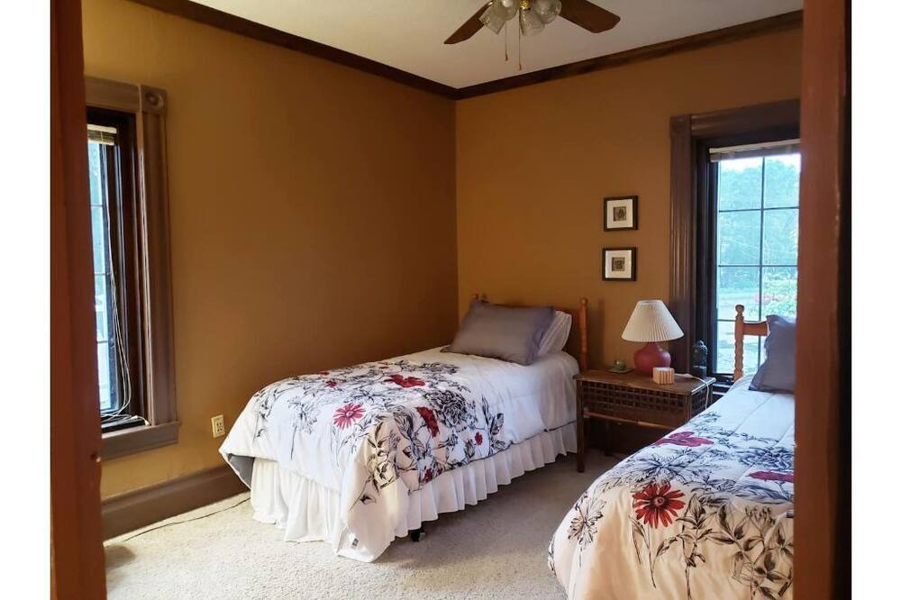 Photo of Bedroom in Woodville