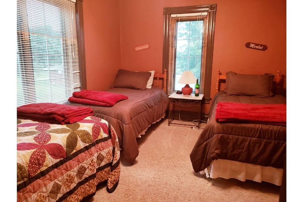 Photo of Bedroom in Woodville