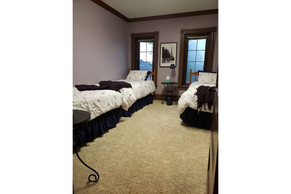 Photo of Bedroom in Woodville