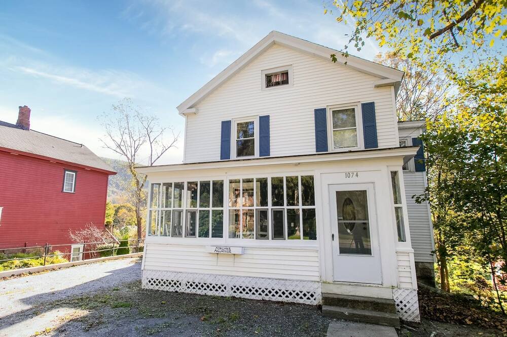 Photo of Outdoor in Housatonic