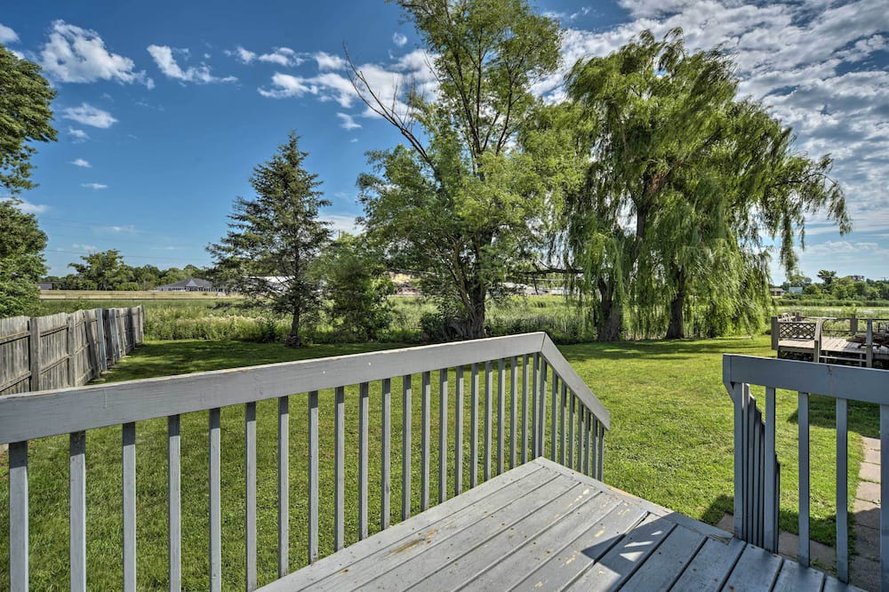 Photo of Patio Balcony in Lindstrom