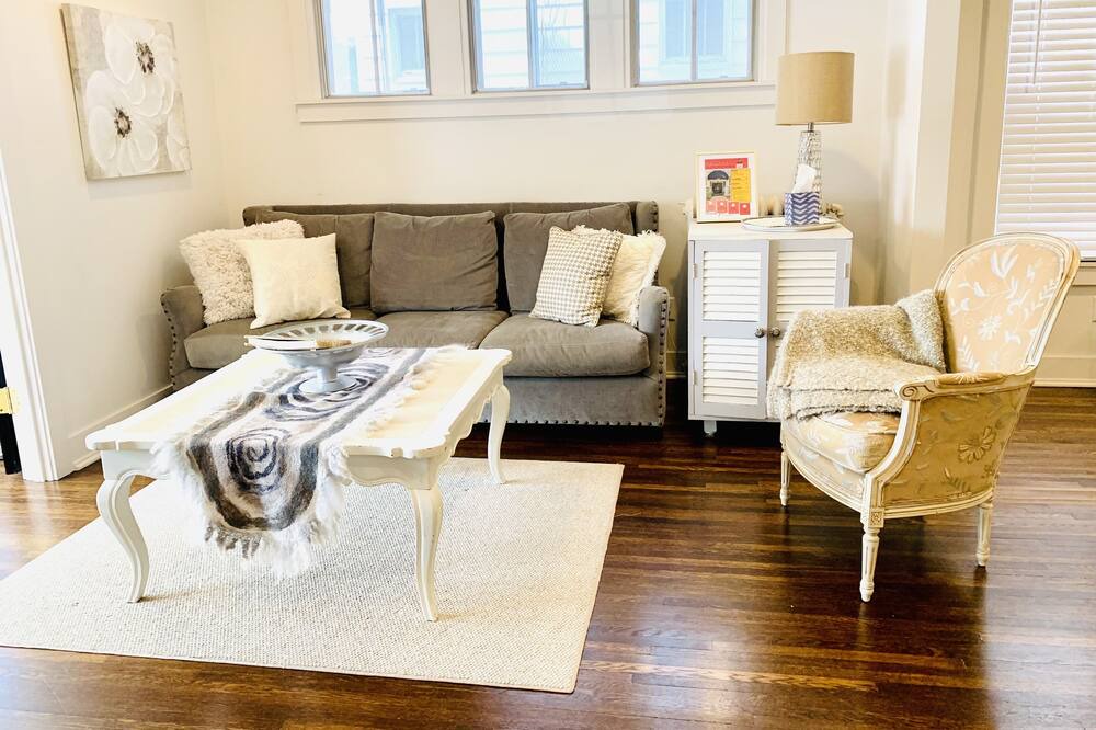 Photo of Livingroom in Union Park