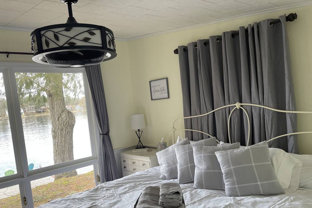 Photo of Bedroom in Wellesley Island