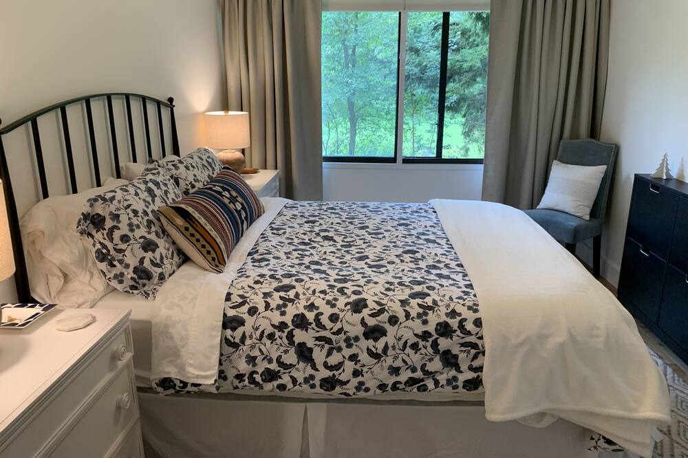 Photo of Bedroom in Warren