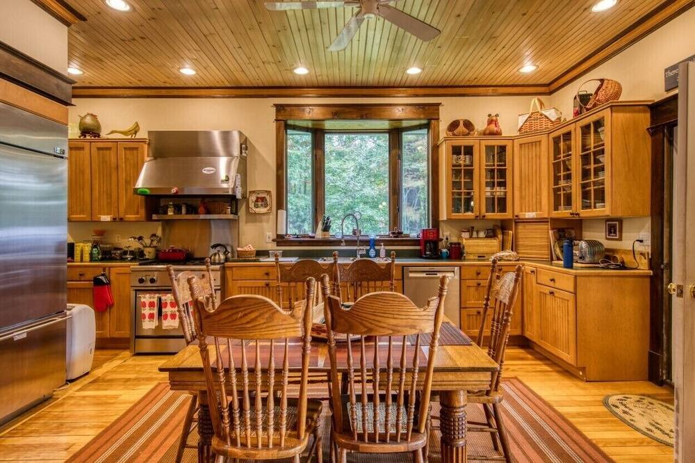 Photo of Kitchen in Loon Lake