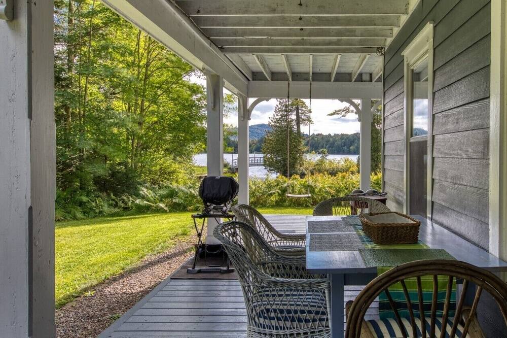 Photo of Patio Balcony in Loon Lake