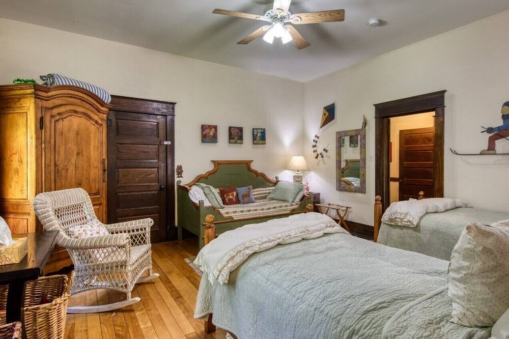 Photo of Bedroom in Loon Lake
