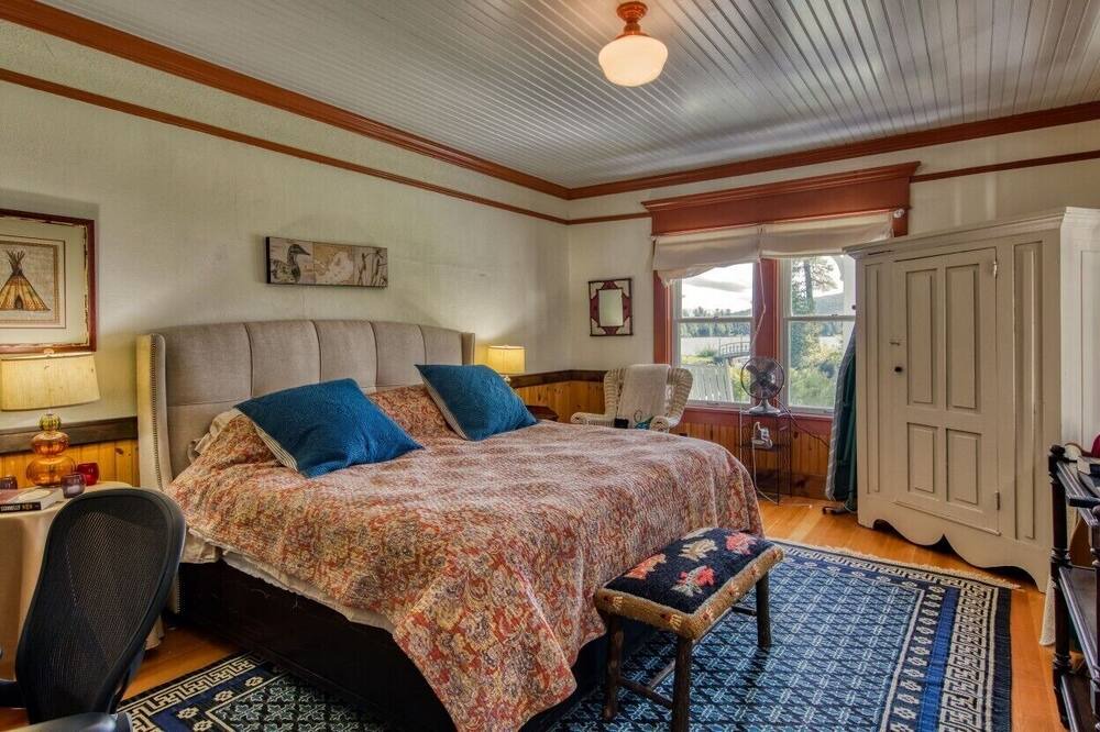 Photo of Bedroom in Loon Lake