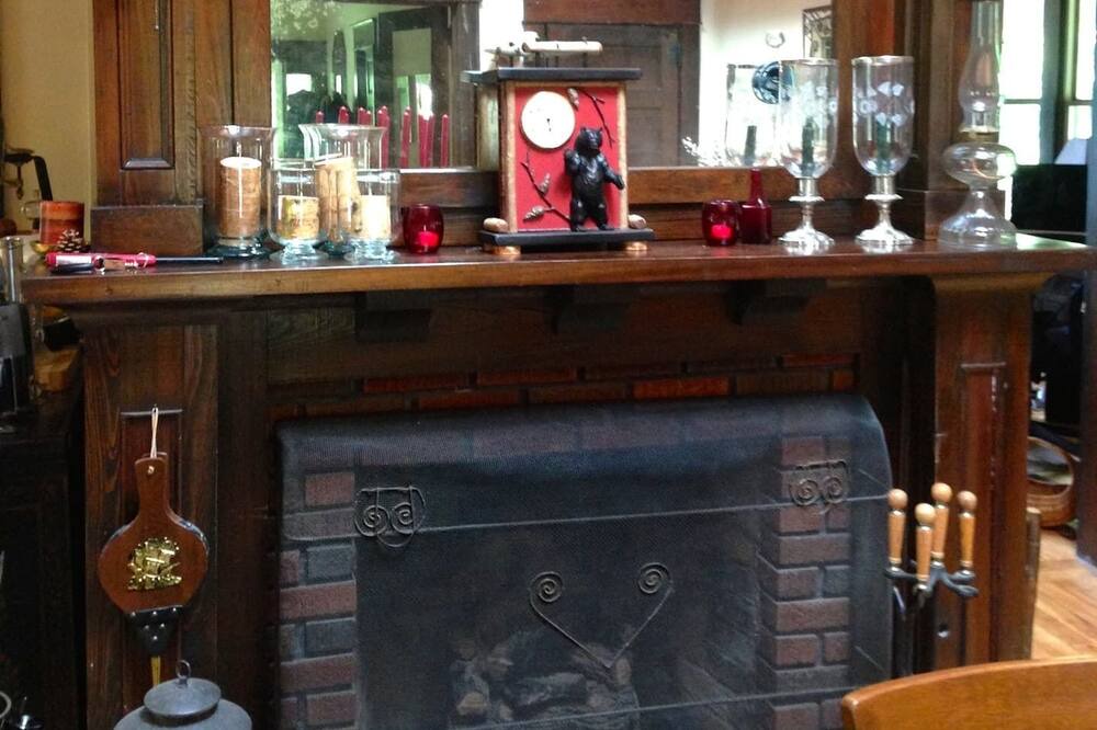 Photo of Livingroom in Loon Lake