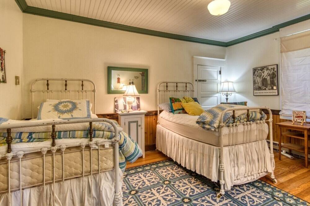 Photo of Bedroom in Loon Lake