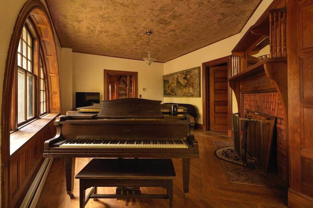 Photo of Bedroom in Elizabethtown