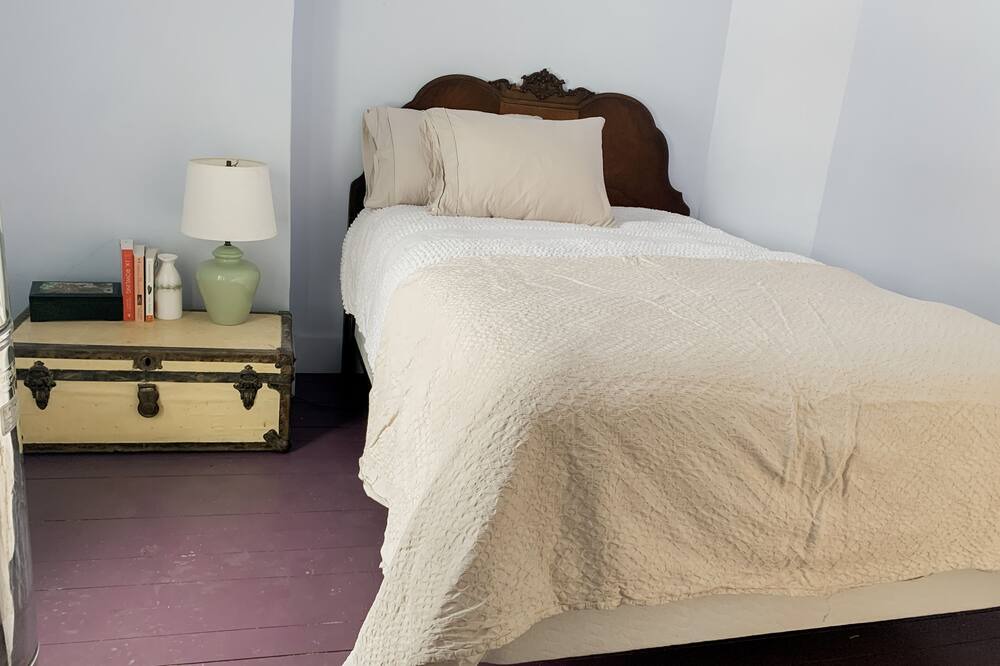 Photo of Bedroom in Waterbury Center