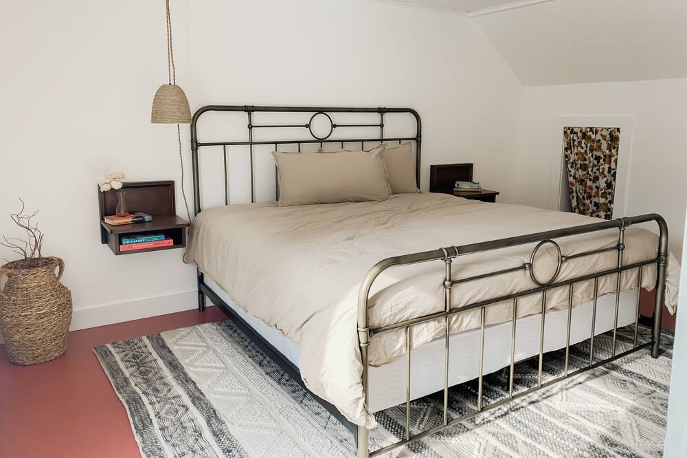 Photo of Bedroom in Waterbury Center