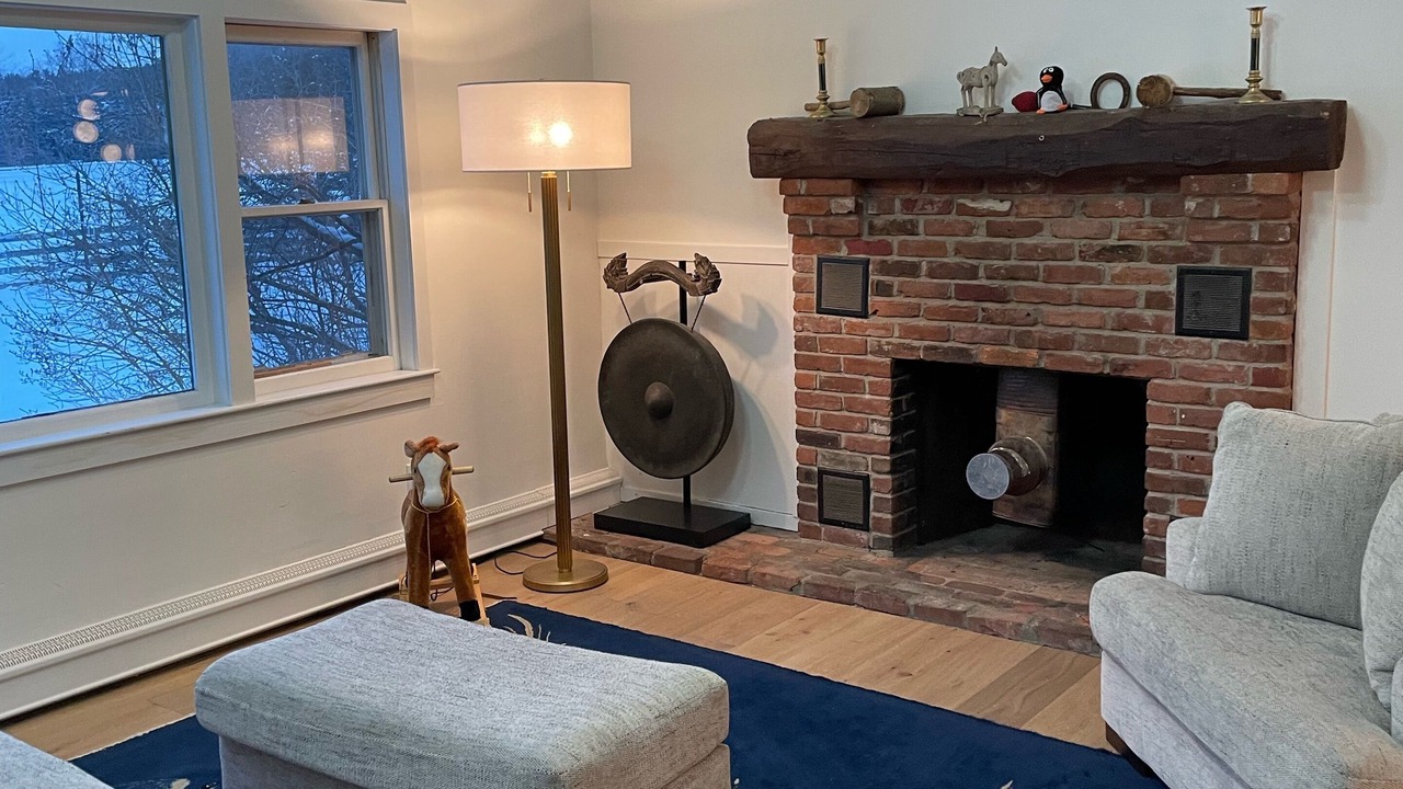Photo of Livingroom in South Londonderry