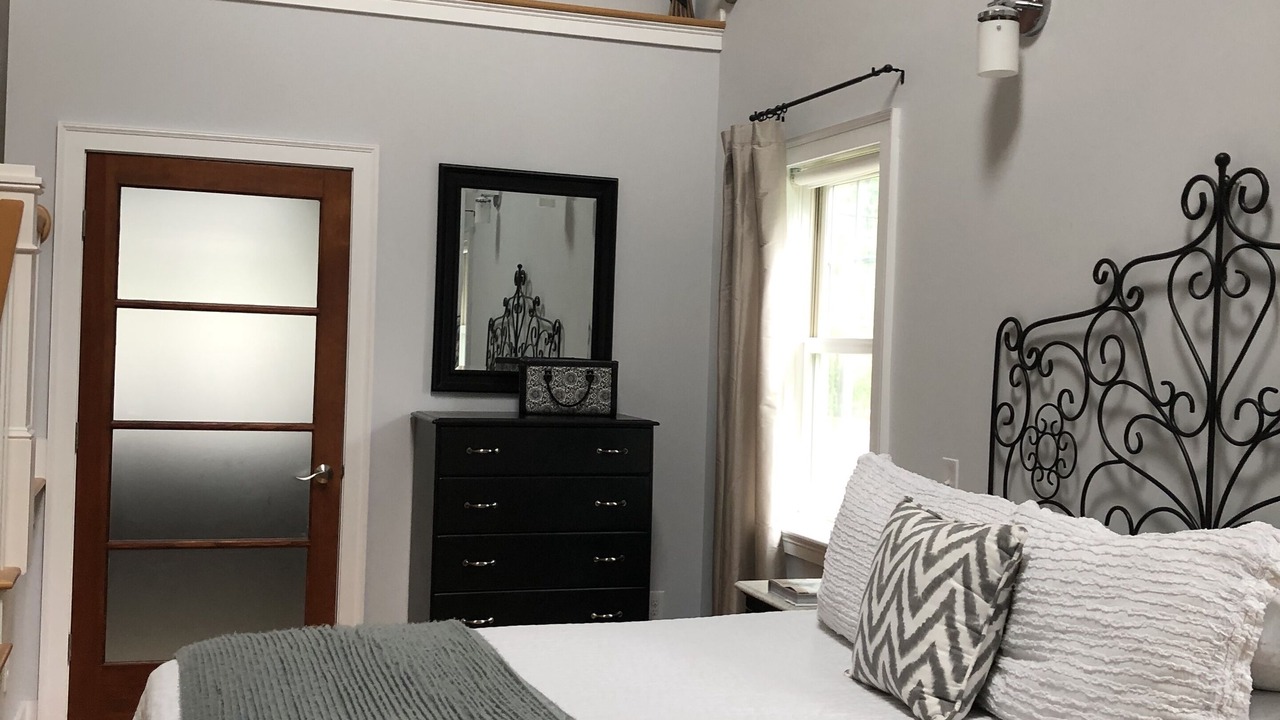 Photo of Bedroom in Hinsdale
