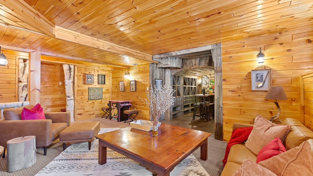 Photo of Livingroom in Bolton Landing