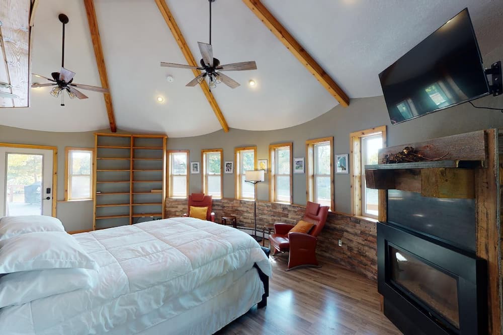 Photo of Livingroom in Center City