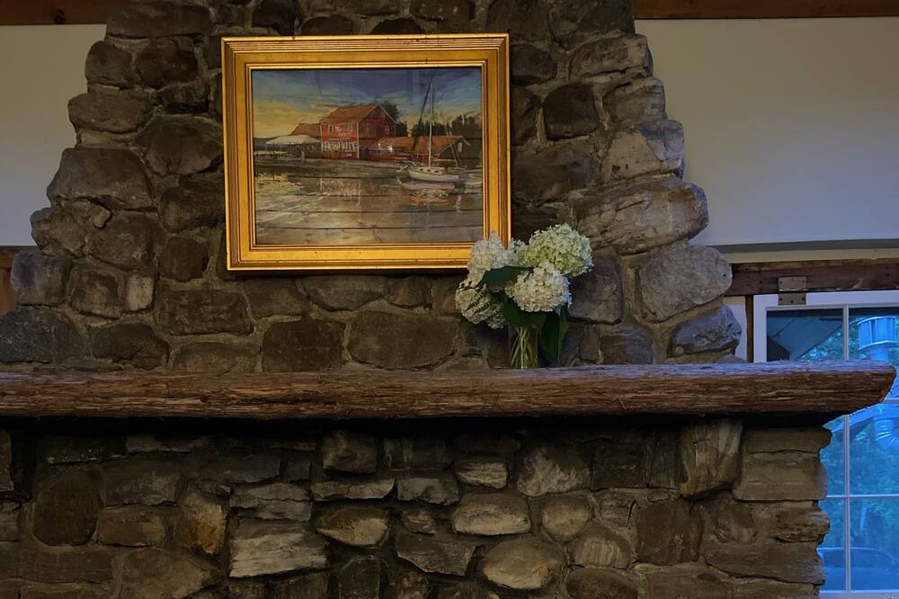 Photo of Livingroom in Crater Club