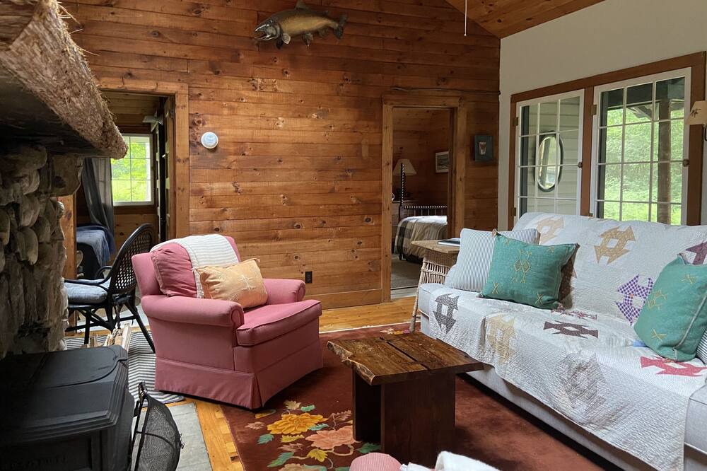 Photo of Livingroom in Crater Club