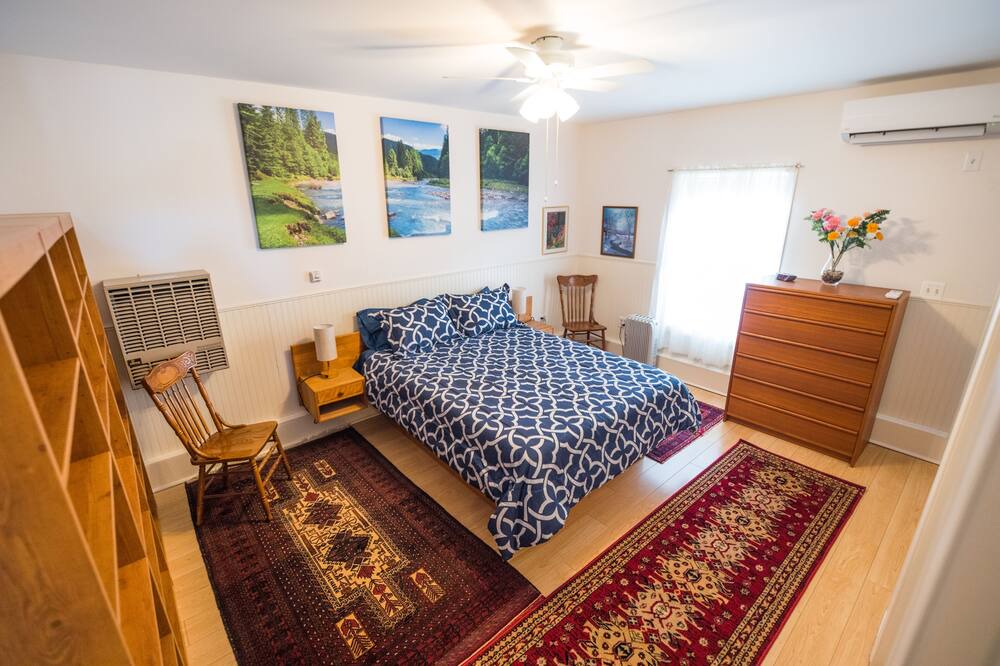 Photo of Bedroom in Hillsboro