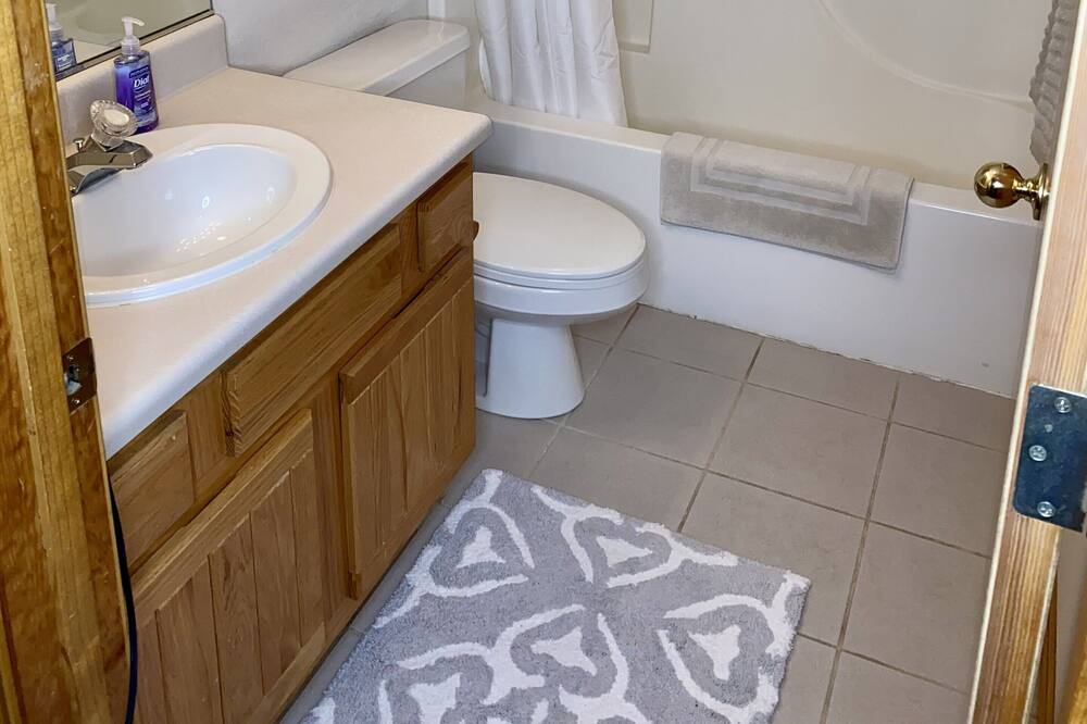 Photo of Bathroom in Red River