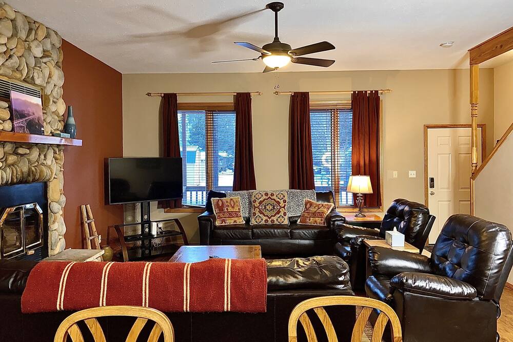 Photo of Livingroom in Red River
