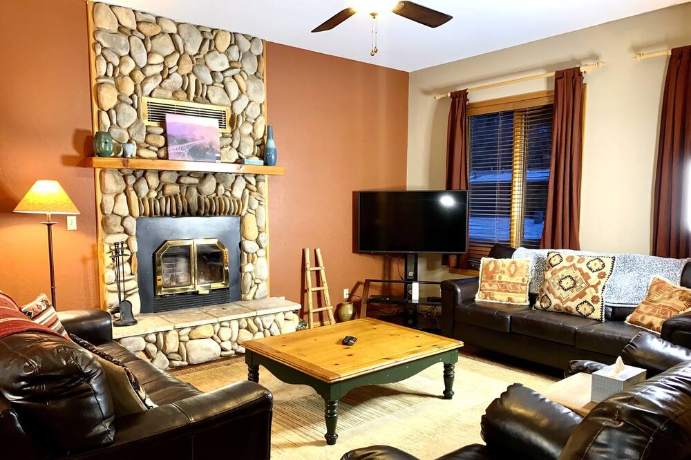 Photo of Livingroom in Red River