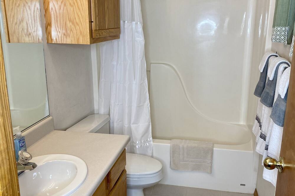 Photo of Bathroom in Red River