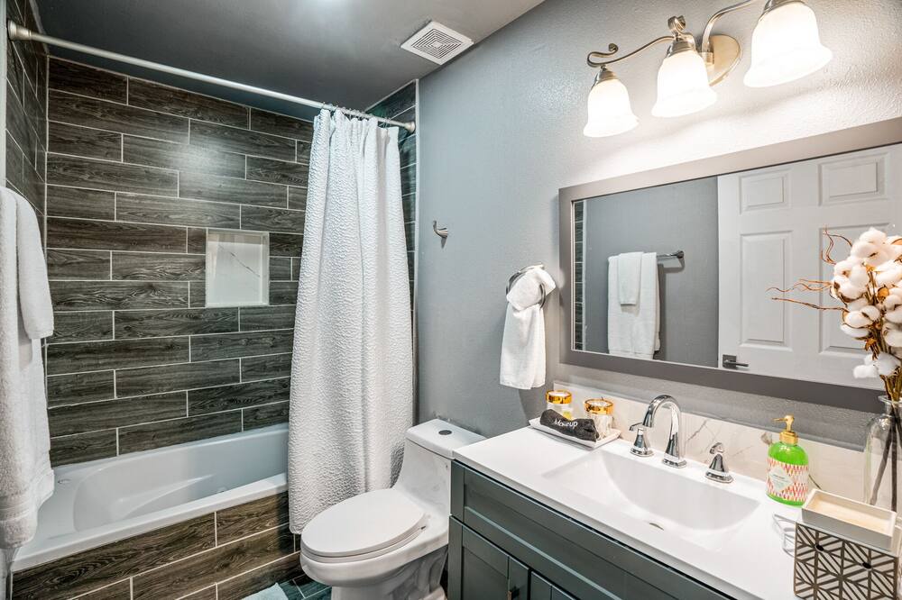 Photo of Bathroom in Uptown