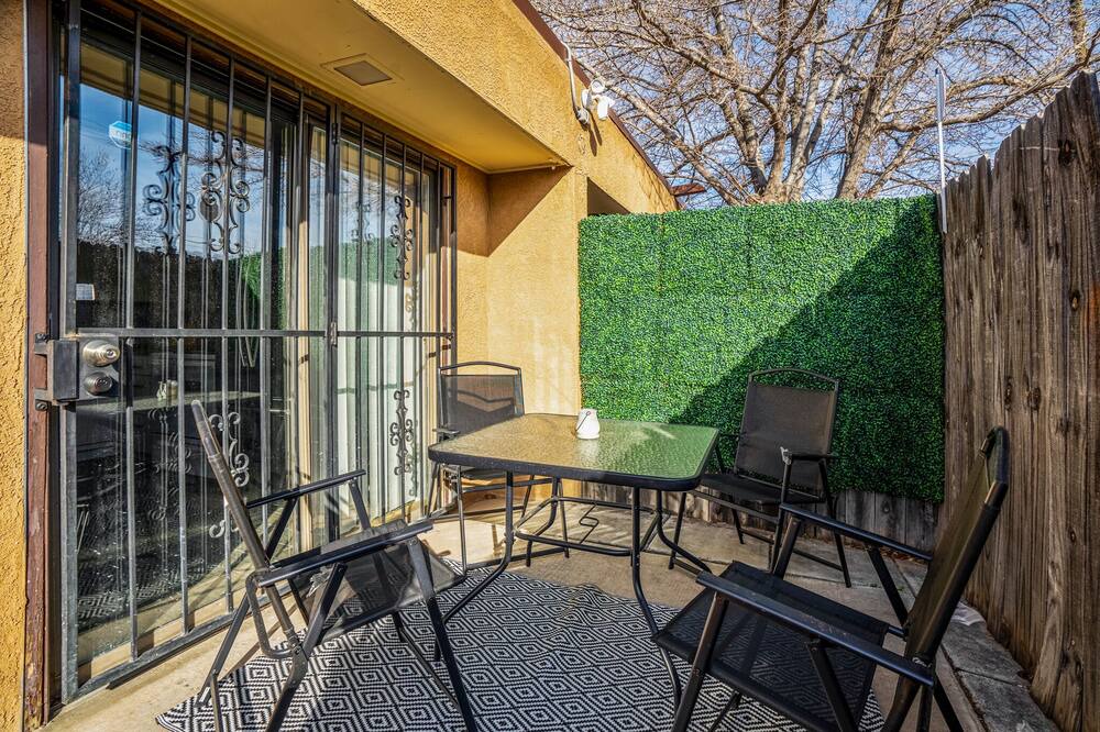 Photo of Outdoor in Uptown