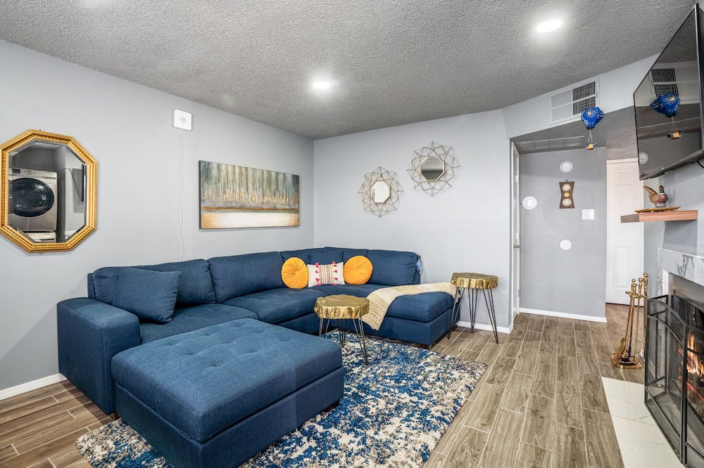 Photo of Livingroom in Uptown