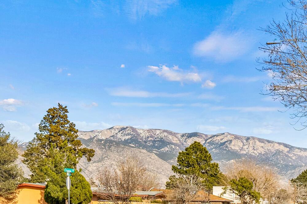 Photo of Outdoor in Uptown