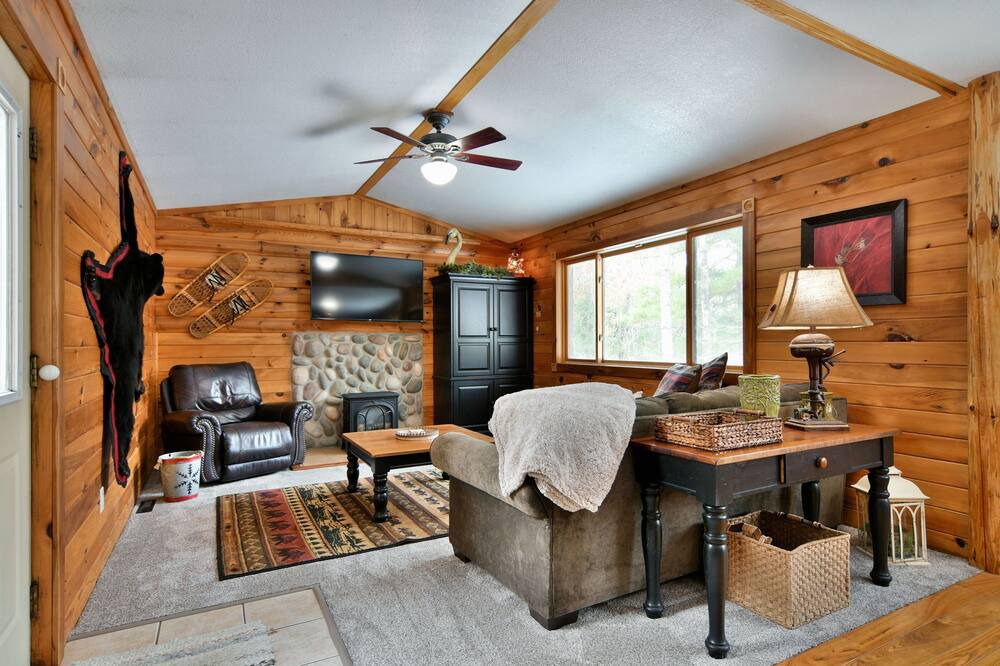 Photo of Livingroom in Spooner