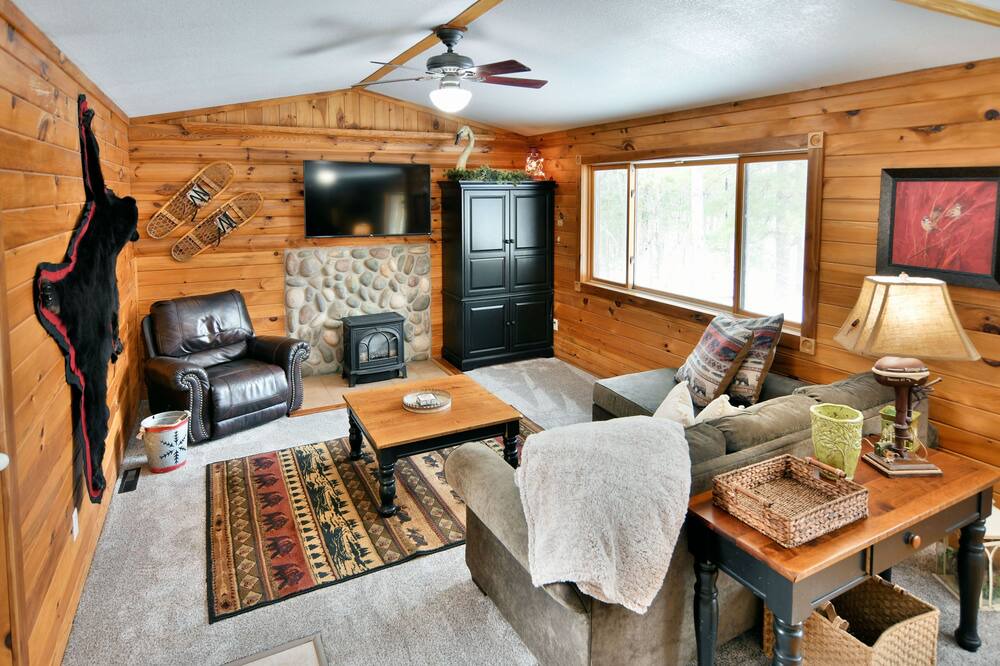 Photo of Livingroom in Spooner