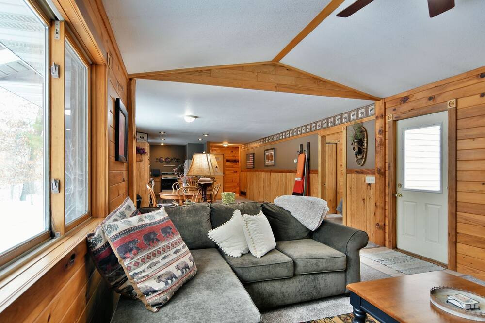 Photo of Livingroom in Spooner