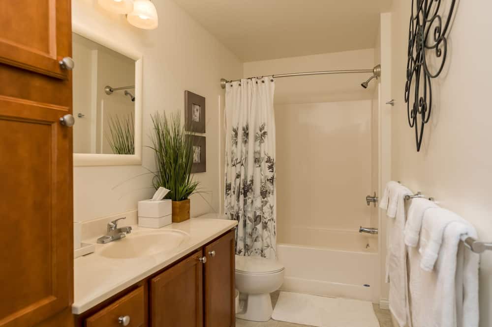 Photo of Bathroom in Whittier