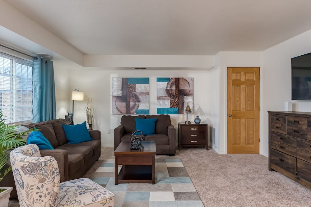 Photo of Livingroom in Whittier