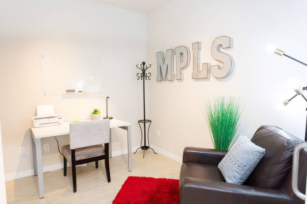 Photo of Livingroom in Kingfield