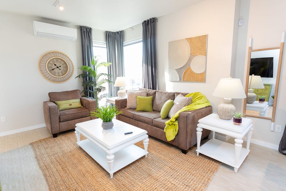 Photo of Livingroom in Powderhorn