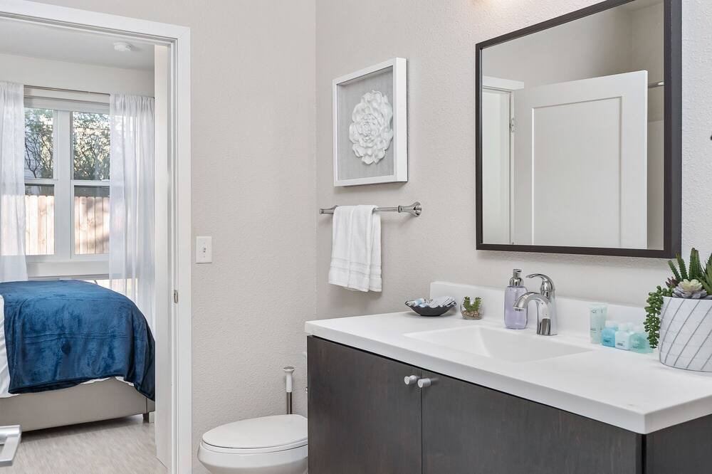 Photo of Bedroom in Kingfield