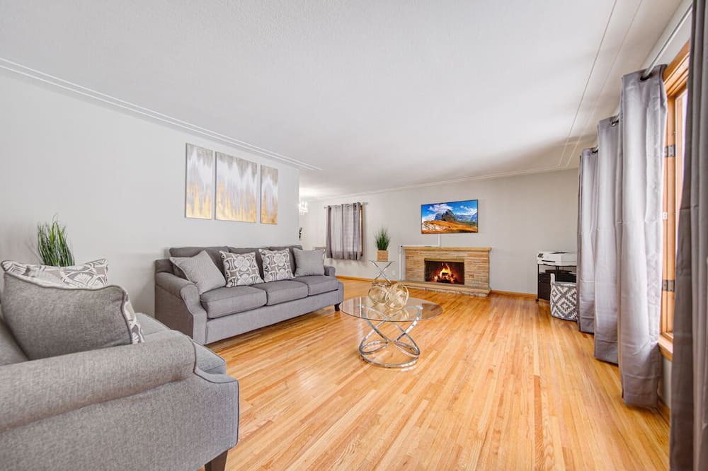 Photo of Livingroom in Minnetonka