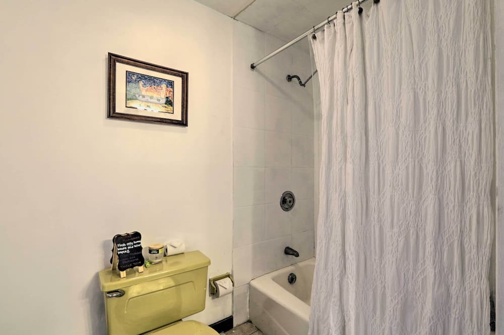 Photo of Bathroom in Woodbury