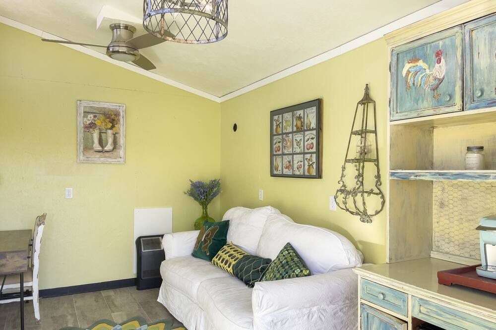 Photo of Livingroom in Pueblo