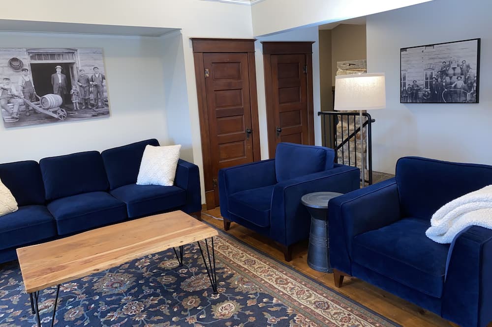 Photo of Livingroom in Jordan